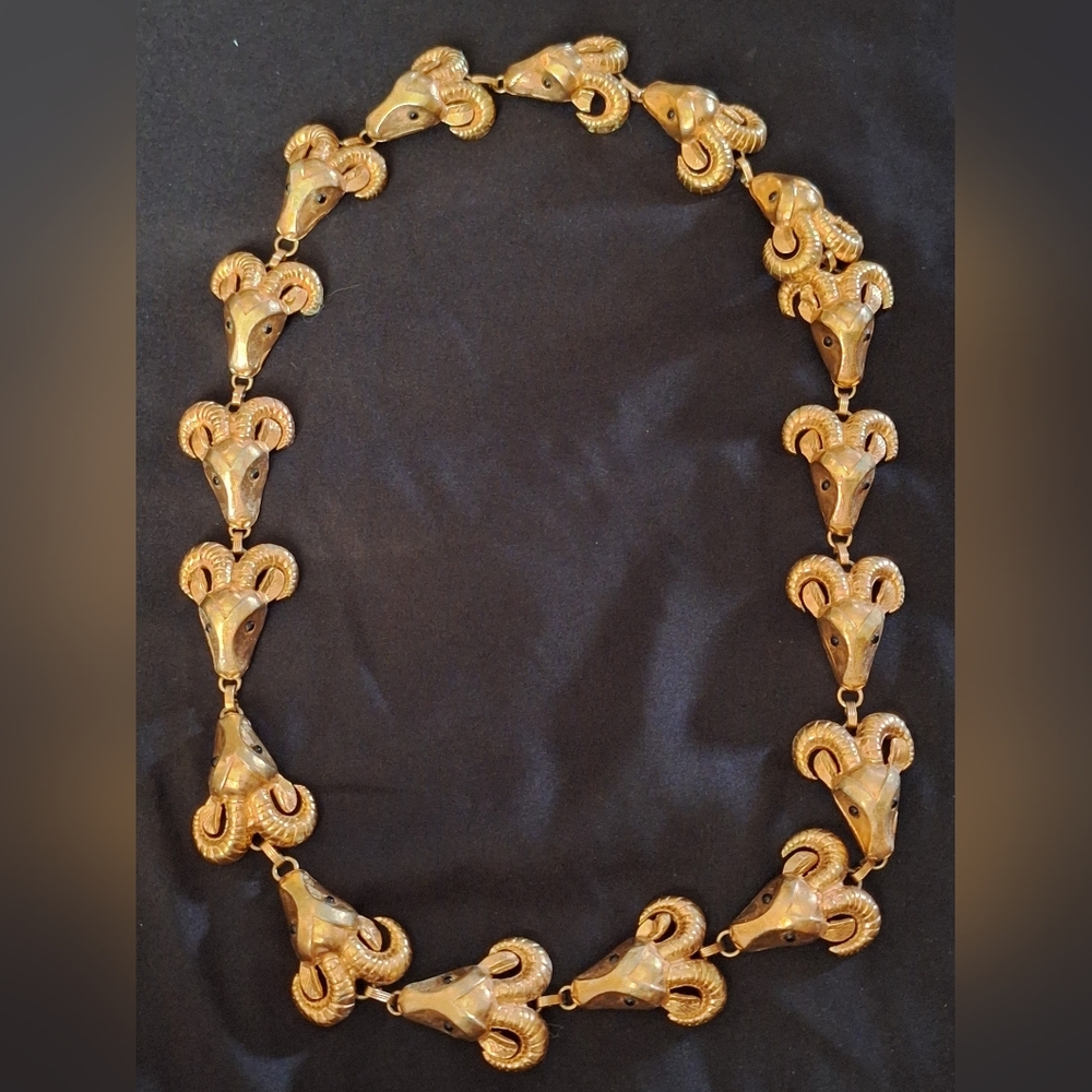 Source Unknown Gold Ram-Head Link Necklace